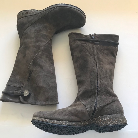 Teva Brown Suede Boots - Picture 2 of 13